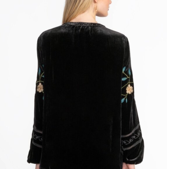 Johnny Was Rhoda Velvet Estate Floral Embroidered Blouse Black M NWT $350 - Picture 5 of 6